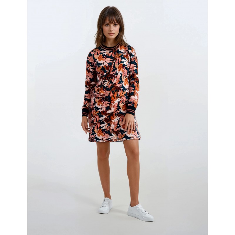 W928 - Type - NIGHTGOWN AUTUMN LEAVES- (W928)